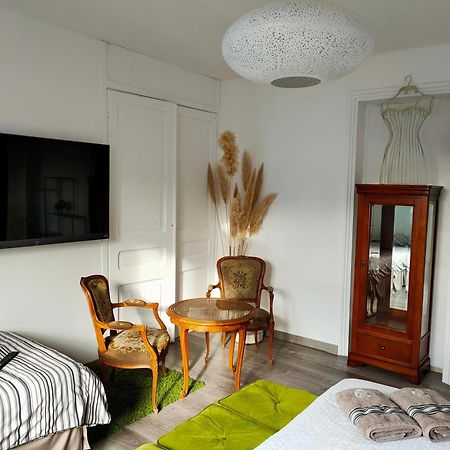 A La Villa Perroy Les Chambres Sont Spacieuses Et Les Petit-Dejeuners Offerts Dunkirk Exterior photo