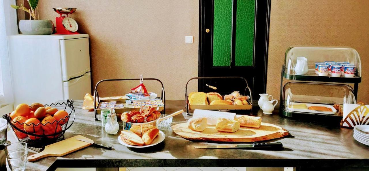 A La Villa Perroy Les Chambres Sont Spacieuses Et Les Petit-Dejeuners Offerts Dunkirk Exterior photo